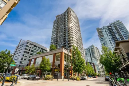705 400 Capilano Road, Port Moody, BC, Port Moody — Apartment/Condo for sale