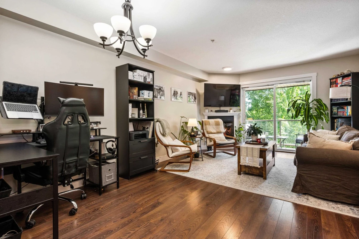 Dining Area Photo of 309 2038 Sandalwood Crescent, Abbotsford, BC