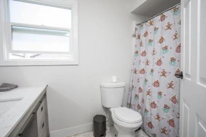 Guest Bathroom Photo of 55 12180 189a Street, Pitt Meadows, BC