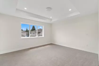 Entry Foyer Photo of 32546 HIGGINBOTTOM COURT, Mission BC V2V 2T7