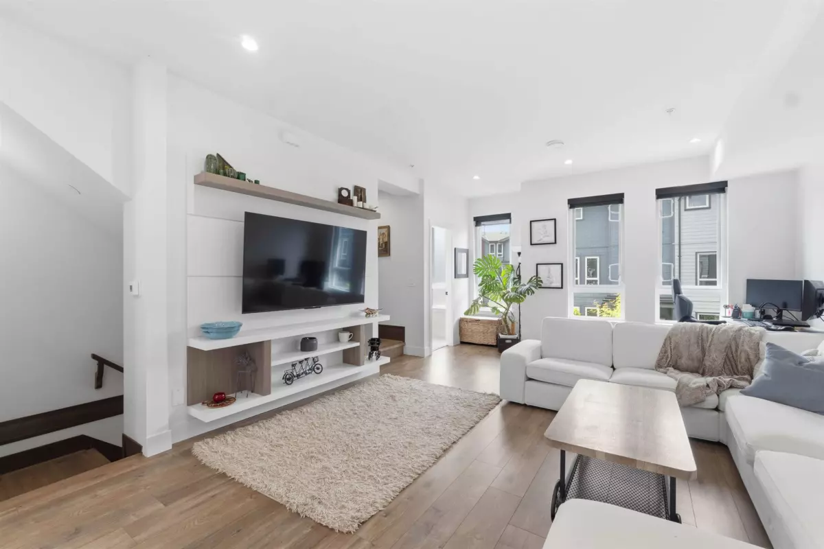 Family Room Photo of 10 11851 232 Street, Maple Ridge, BC