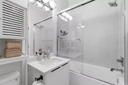 Hot Tub / Spa Photo of 10 11851 232 Street, Maple Ridge, BC
