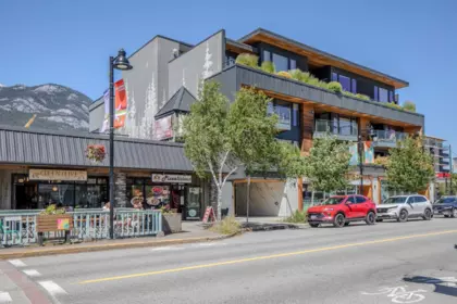 303 38165 Cleveland Avenue, Squamish, BC, Squamish — Apartment/Condo for sale
