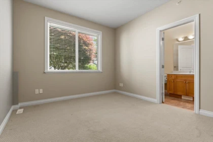Entry Foyer Photo of 46 36260 Mckee Road, Abbotsford, BC