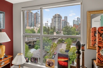 Mudroom Photo of 1005 1000 Beach Avenue, Vancouver, BC