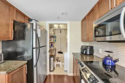 Guest Bathroom Photo of 1001 288 Ungless Way, Port Moody, BC