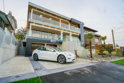 15729 Cliff Avenue, White Rock, BC, White Rock — Single Family Residence for sale