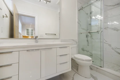 Mudroom Photo of 15729 Cliff Avenue, White Rock, BC