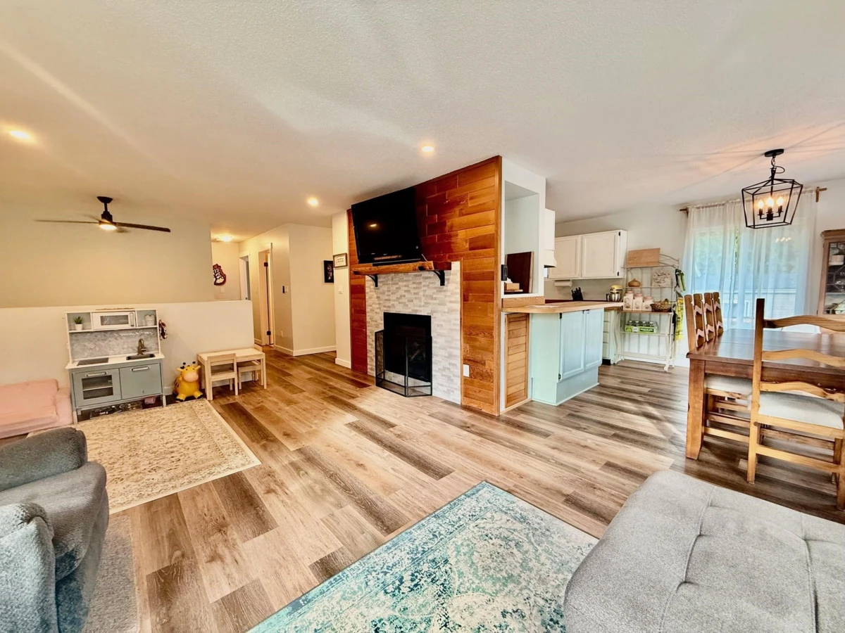 Living Room Photo of 5607 Wakefield Road, Sechelt, BC