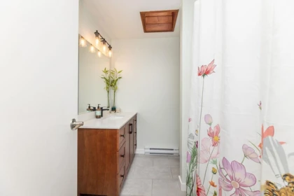 Entry Foyer Photo of 5607 Wakefield Road, Sechelt, BC