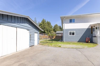 Outdoor Deck Photo of 5607 Wakefield Road, Sechelt, BC