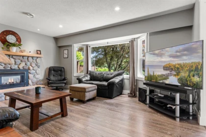 Breakfast Nook Photo of 34347 Jasper Avenue, Mission, BC