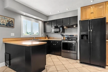 Guest Bathroom Photo of 34347 Jasper Avenue, Mission, BC