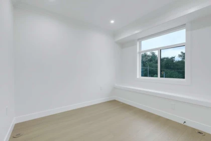 Basement Recreation Room Photo of 102 9964 120 Street, Surrey, BC