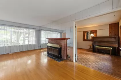 Loft / Bonus Room Photo of 2495 Lauralynn Drive, North Vancouver, BC