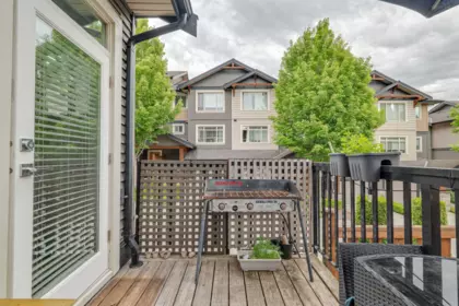 Front Yard Photo of 158 11305 240 Street, Maple Ridge, BC