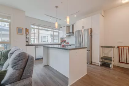 Kitchen Island Photo of 158 11305 240 Street, Maple Ridge, BC