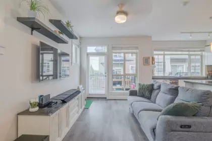 Kitchen Photo of 158 11305 240 Street, Maple Ridge, BC