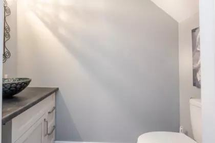 Guest Bathroom Photo of 2 45640 Storey Avenue, Chilliwack, BC