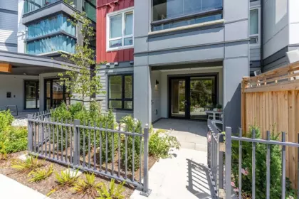 Hallway Photo of 124 13788 76 Avenue, Surrey, BC