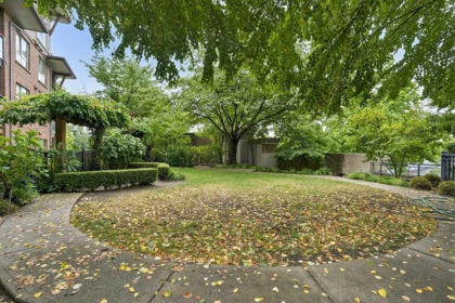Office / Den Photo of 332 1633 Mackay Avenue, North Vancouver, BC