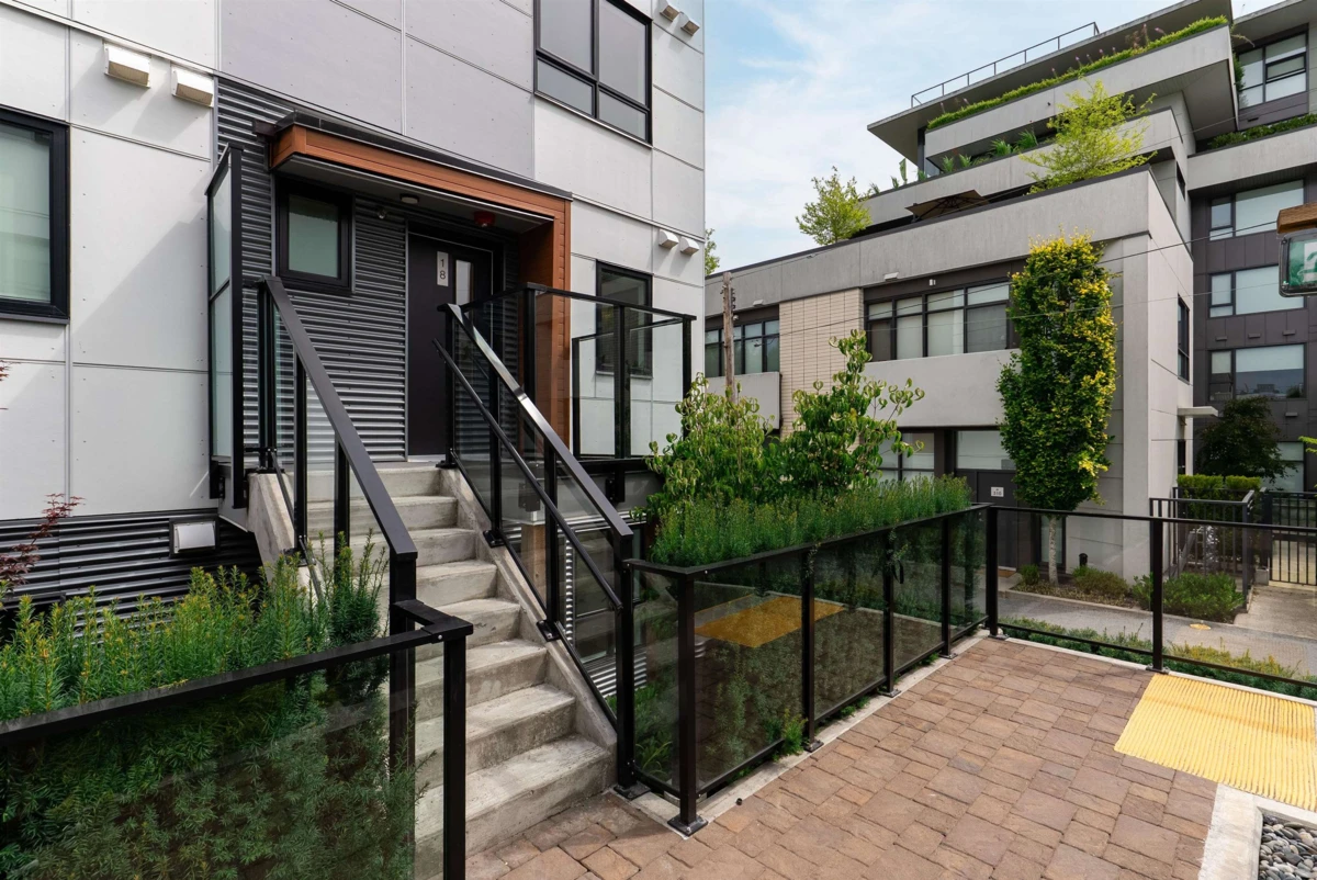 Exterior Rear Photo of 18 520 W 28th Avenue, Vancouver, BC