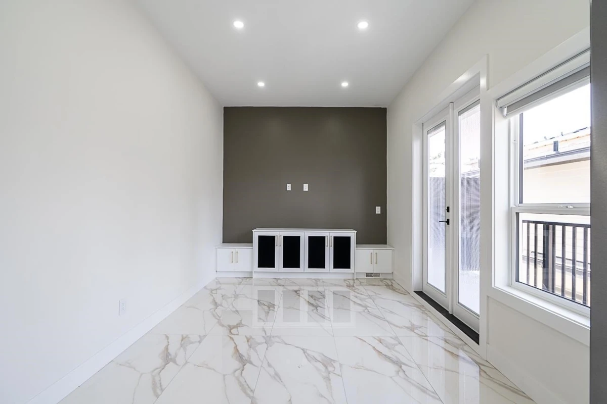 Family Room Photo of 102 10721 157 Street, Surrey, BC