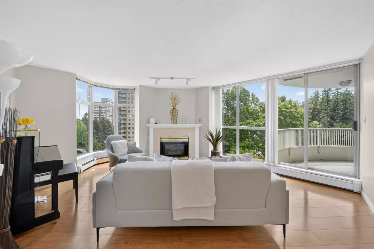 Family Room Photo of 802 6188 Patterson Avenue, Burnaby, BC