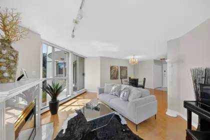 802 6188 Patterson Avenue, Burnaby, BC, Burnaby — Apartment/Condo for sale