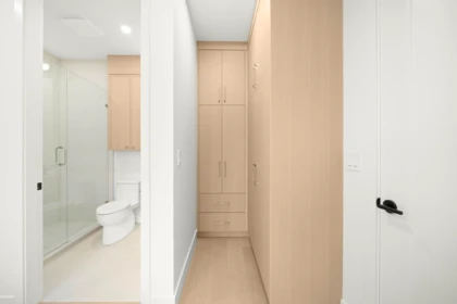 Hallway Photo of 1095 E 14th Avenue, Vancouver, BC