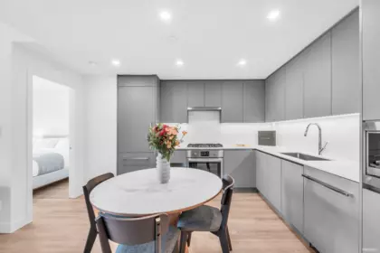 601 7977 Lansdowne Road, Richmond, BC, Richmond — Apartment/Condo for sale