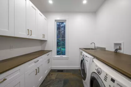 Guest Bathroom Photo of 26540 124 Avenue, Maple Ridge, BC