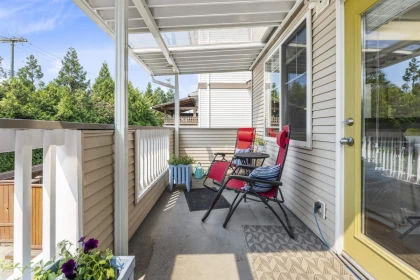 Kitchen Photo of 14876 56a Avenue, Surrey, BC
