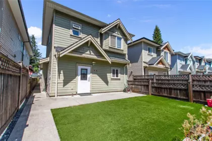 7240 Stride Avenue, Burnaby, BC, Burnaby — Half Duplex for sale