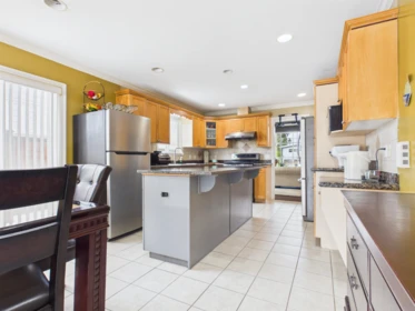 6615 Dufferin Avenue, Burnaby, BC, Burnaby — Half Duplex for sale
