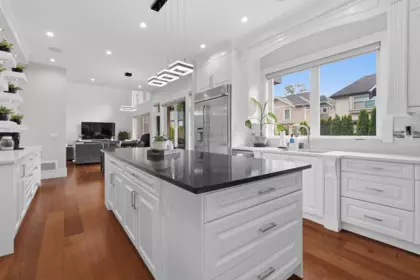 Primary Bathroom Photo of 17108 4 Avenue, Surrey, BC