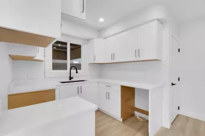Kitchen Island Photo of 7489 Maple Street, Mission, BC