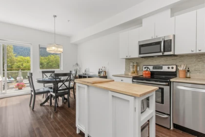 Breakfast Nook Photo of 306 38142 Cleveland Avenue, Squamish, BC