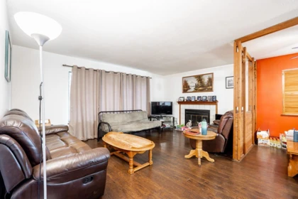 Family Room Photo of 1828 Prairie Avenue, Port Coquitlam, BC