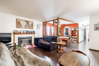 Kitchen Island Photo of 1828 Prairie Avenue, Port Coquitlam, BC
