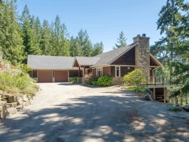 1010 Cowan Point Drive, Bowen Island, BC, Bowen Island — Single Family Residence for sale