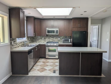 Kitchen Island Photo of 2 9055 Ashwell Road, Chilliwack, BC