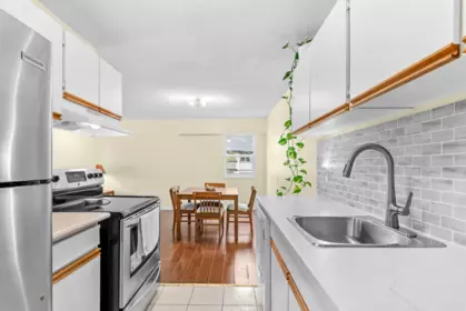 Breakfast Nook Photo of 316 780 Premier Street, North Vancouver, BC