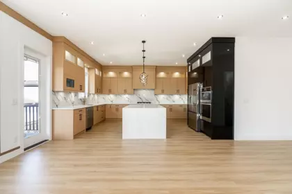 Kitchen Photo of 13979 113 Avenue, Surrey, BC