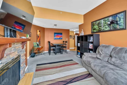 Kitchen Island Photo of 422 2551 Parkview Lane, Port Coquitlam, BC