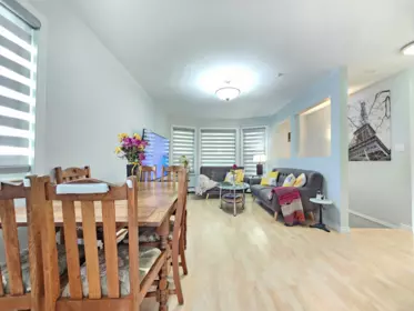 Kitchen Island Photo of 5521 Dundee Street, Vancouver, BC