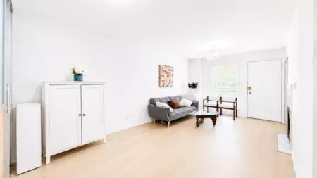 Kitchen Photo of 6 9977 138 Street, Surrey, BC