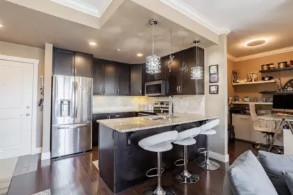 Kitchen Island Photo of 413 3192 Gladwin Road, Abbotsford, BC