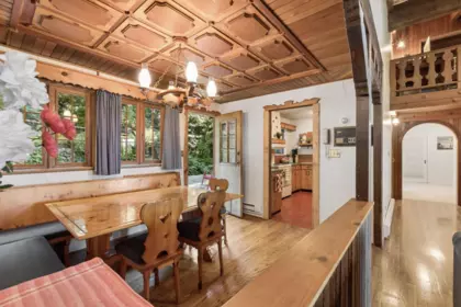 Breakfast Nook Photo of 295 Bayview Road, Lions Bay, BC