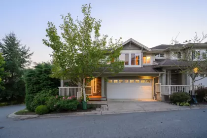 Living Room Photo of 18 11160 234a Street, Maple Ridge, BC